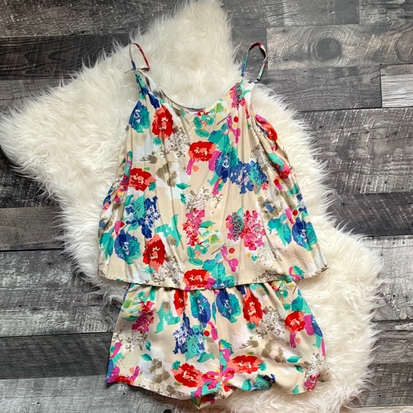 BOGO 💚. Vero Moda Floral Romper / Jumpsuit - Picture 6 of 6